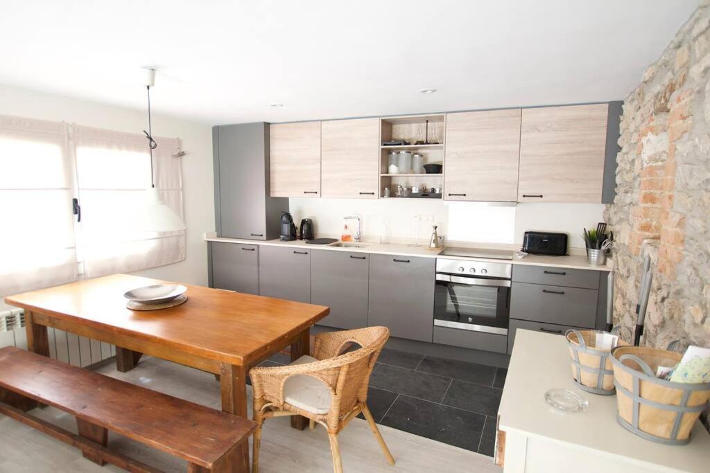 אלפ Apartament Central Amb Terrassa מראה חיצוני תמונה