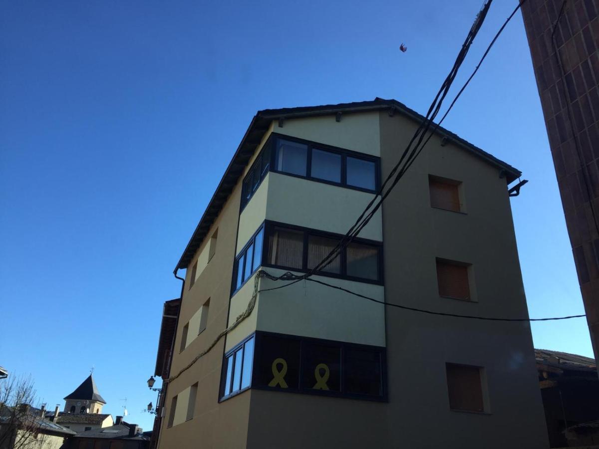 אלפ Apartament Central Amb Terrassa מראה חיצוני תמונה