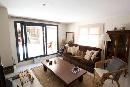 אלפ Apartament Central Amb Terrassa מראה חיצוני תמונה